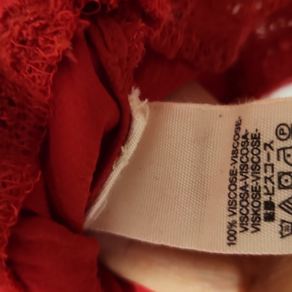 Elegant Red Lace Trim Blouse - Picture 6 of 6